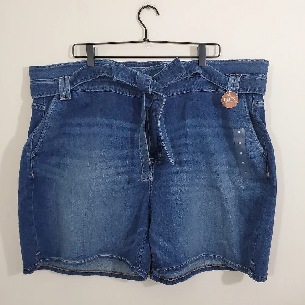 NWT Lane Bryant Girlfriend Jean Shorts Paperbag Waist Tie Front Denim Size 22